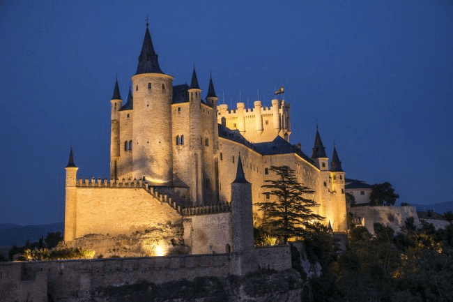 Ventajas de Alojarse en un Hotel en Segovia Cerca del Acueducto